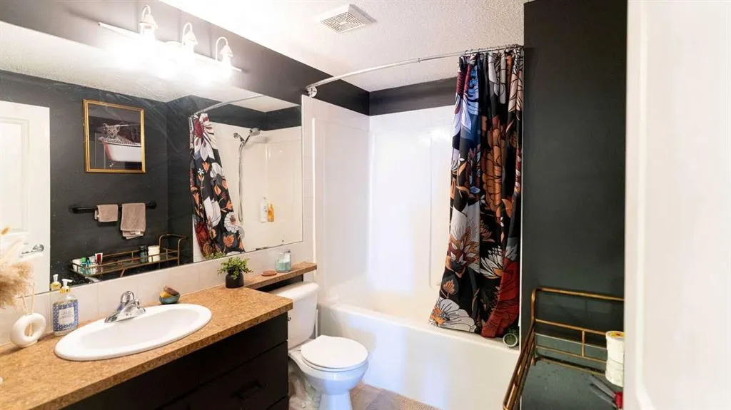 169 Rockyledge View NW #1