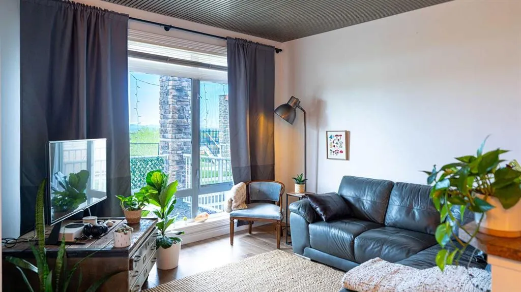 169 Rockyledge View NW #1