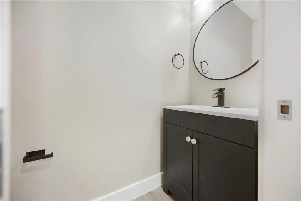 29 Springborough Boulevard SW #25