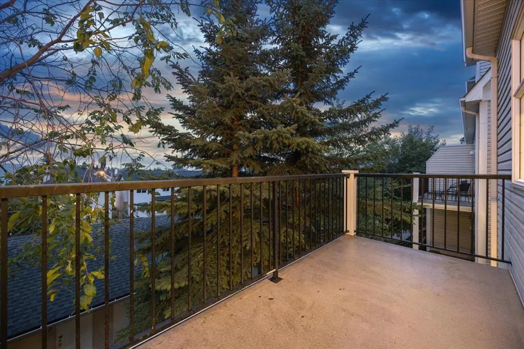 29 Springborough Boulevard SW #25
