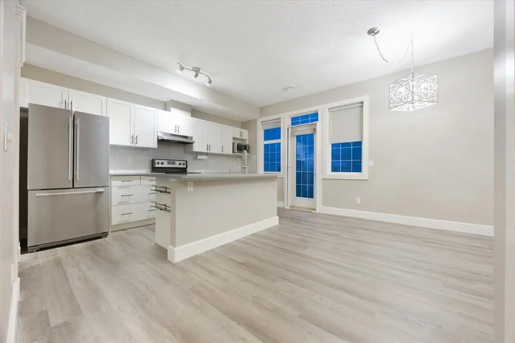 29 Springborough Boulevard SW #25