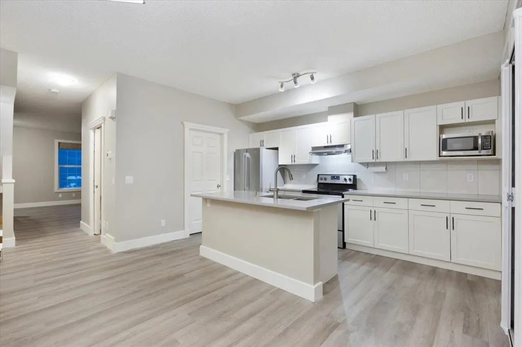 29 Springborough Boulevard SW #25