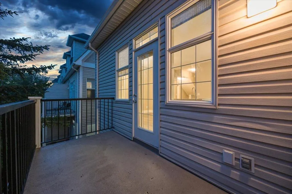 29 Springborough Boulevard SW #25