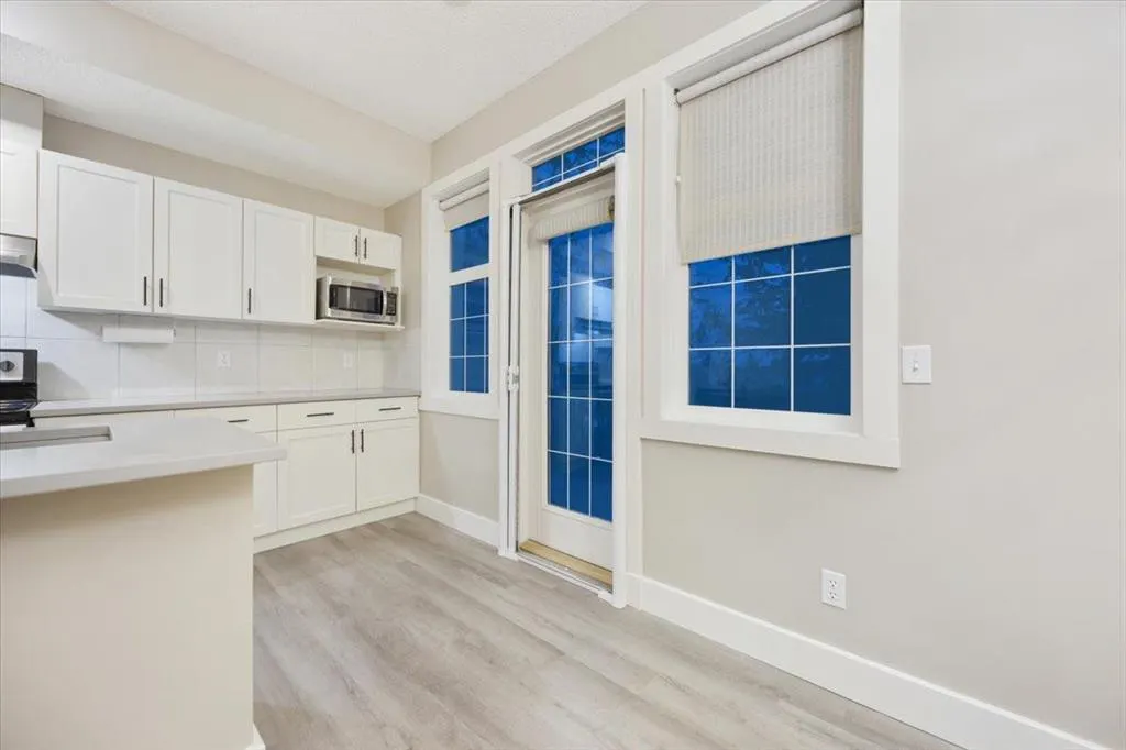 29 Springborough Boulevard SW #25