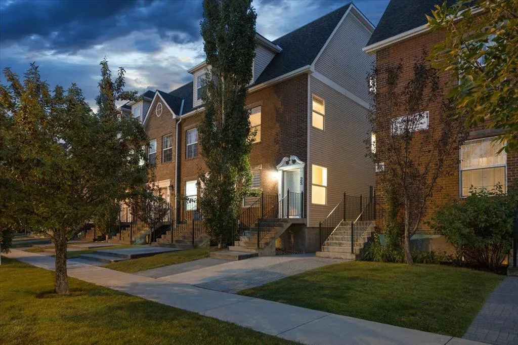 29 Springborough Boulevard SW #25