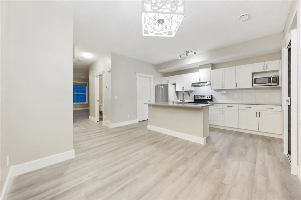 29 Springborough Boulevard SW #25