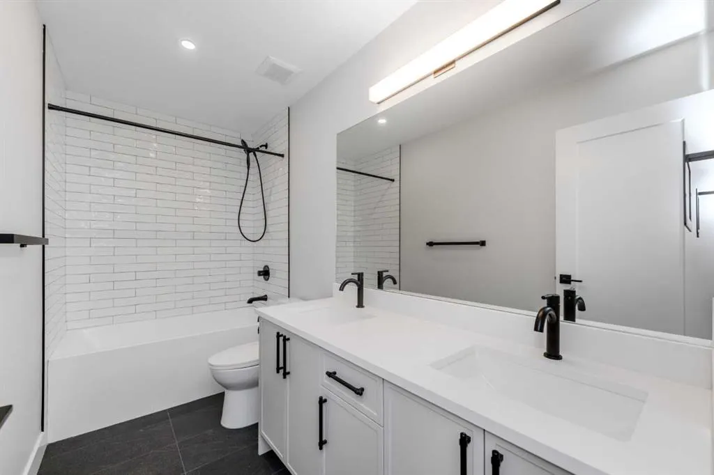 463 Rivercrest View