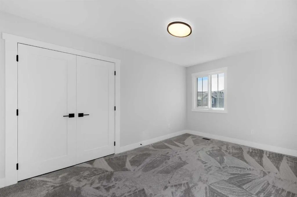 463 Rivercrest View