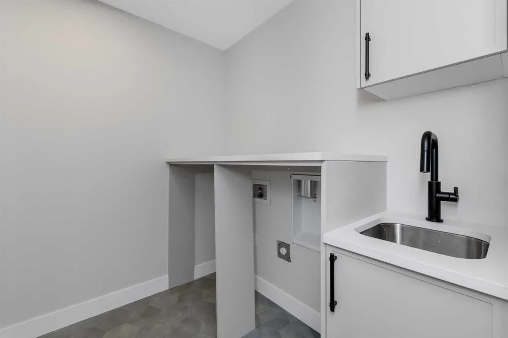 463 Rivercrest View