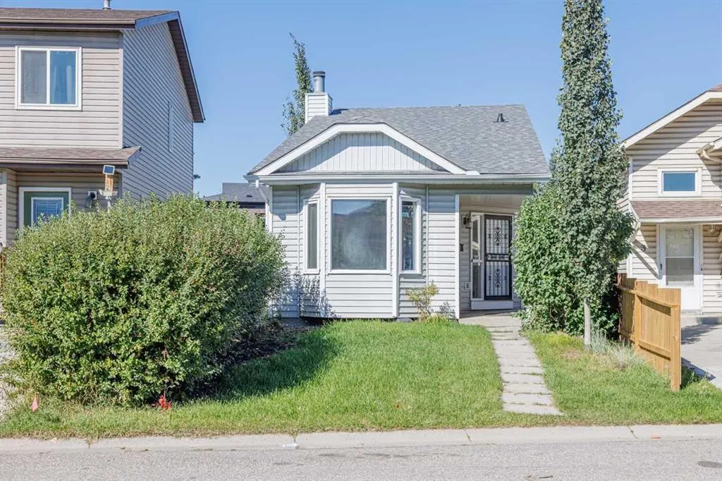 5 Erin Grove Place SE