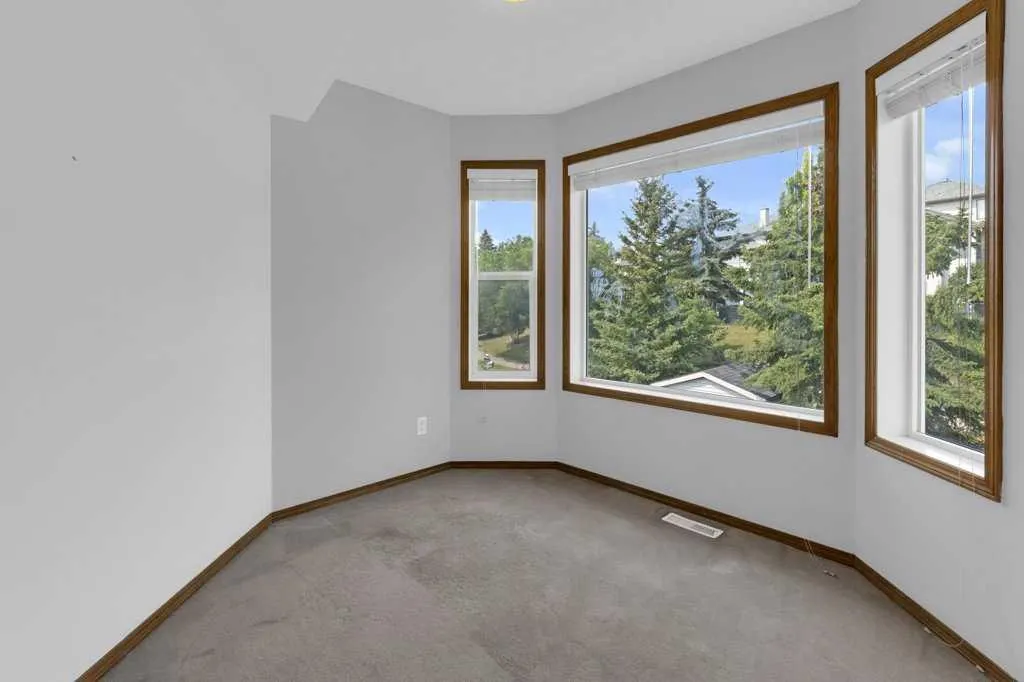 120 Gleneagles Terrace