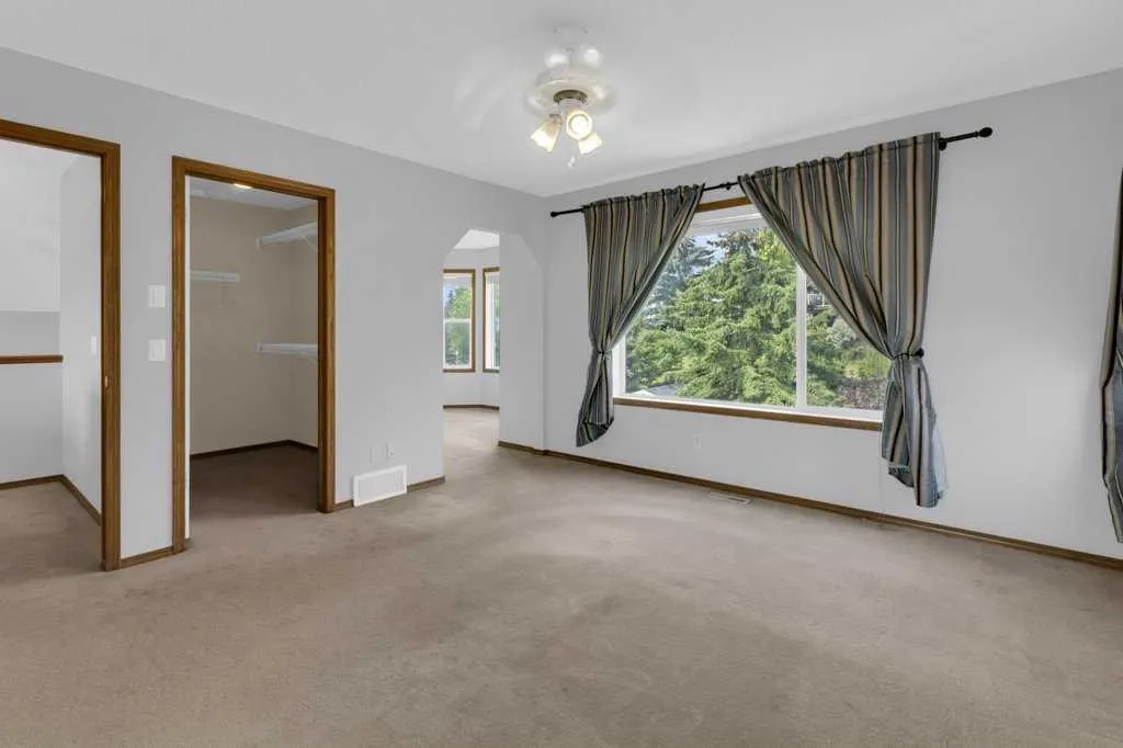 120 Gleneagles Terrace