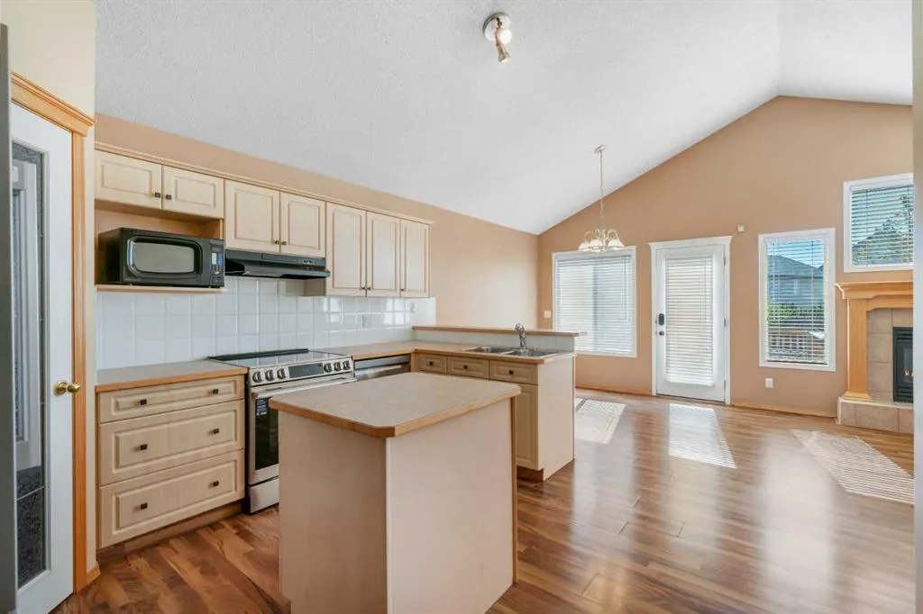 186 Cramond Close SE