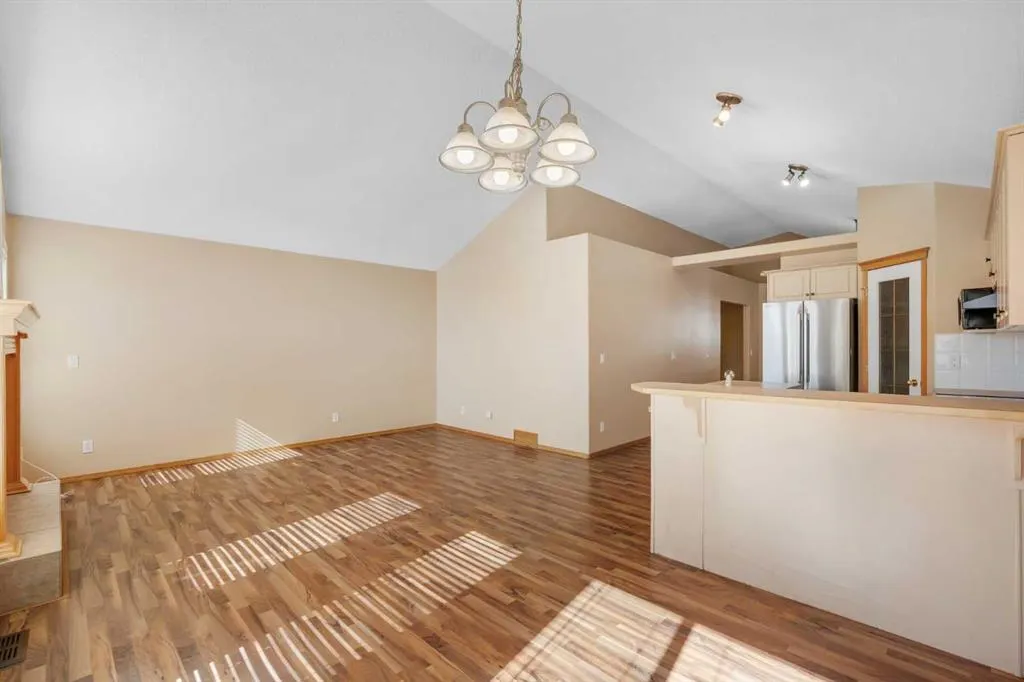 186 Cramond Close SE
