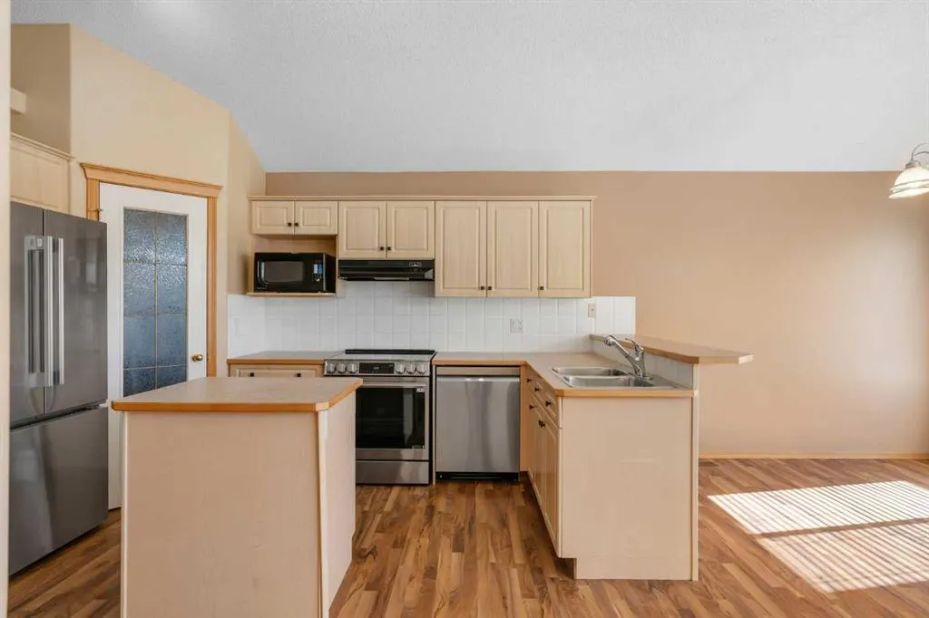 186 Cramond Close SE