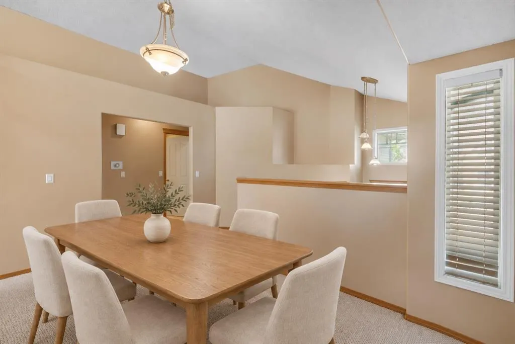 186 Cramond Close SE
