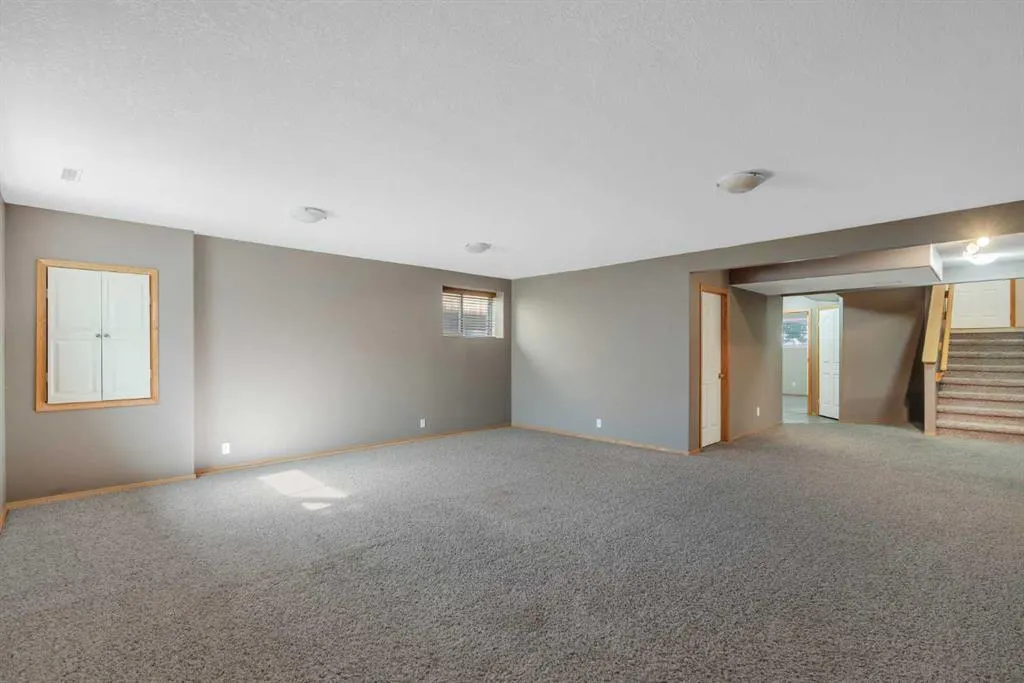186 Cramond Close SE