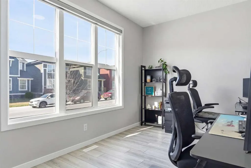 44 Amblefield Avenue NW
