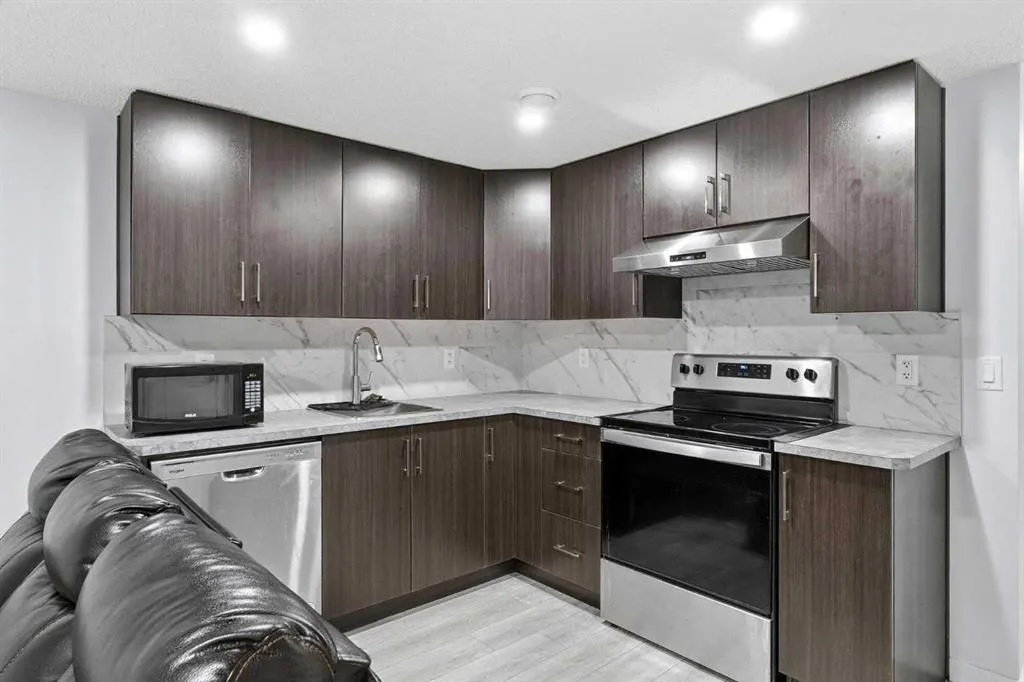 44 Amblefield Avenue NW
