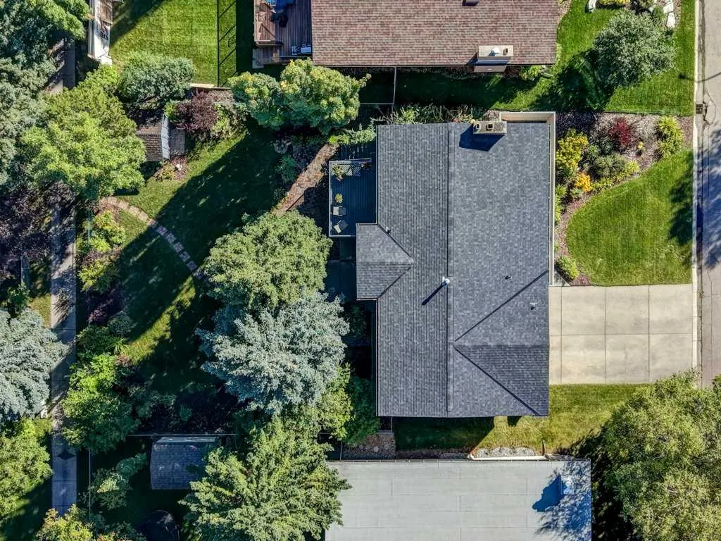 6 Vardana Place NW