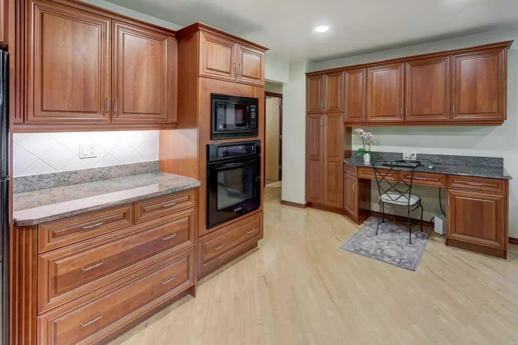 6 Vardana Place NW