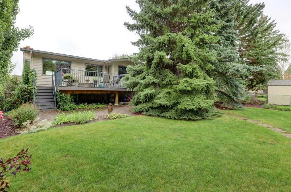 6 Vardana Place NW
