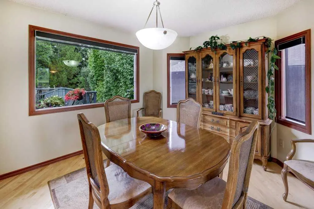 6 Vardana Place NW