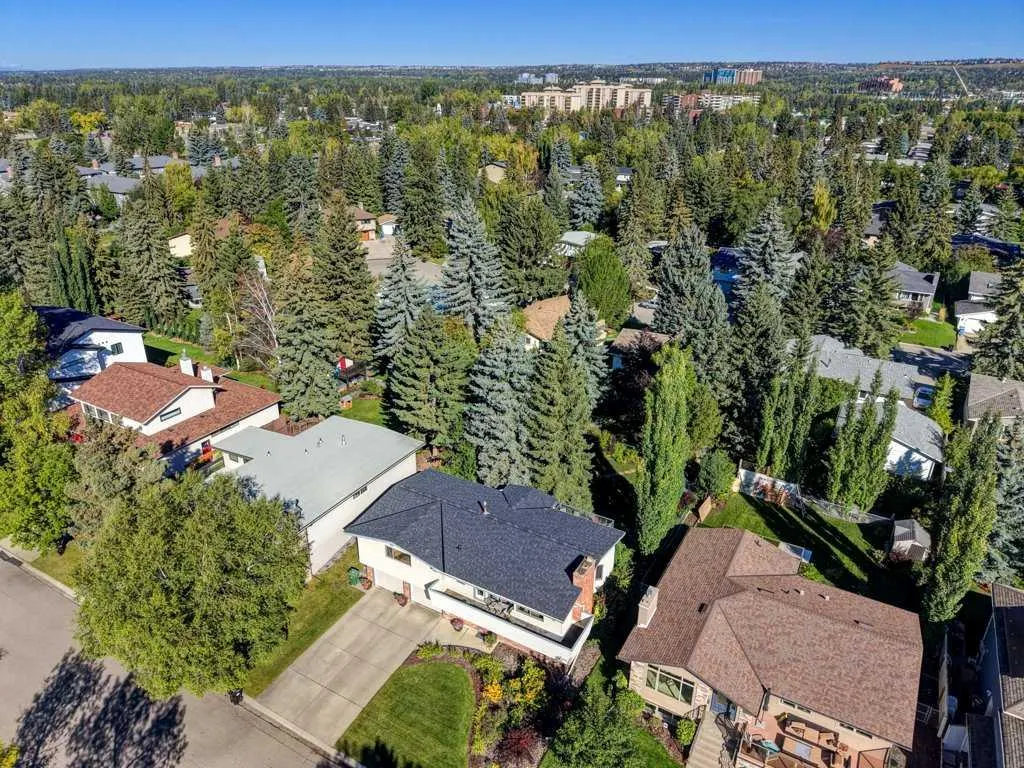6 Vardana Place NW