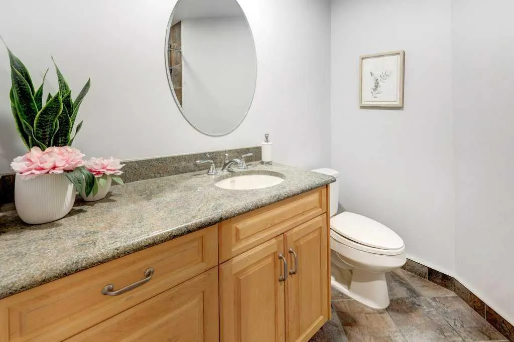 6 Vardana Place NW