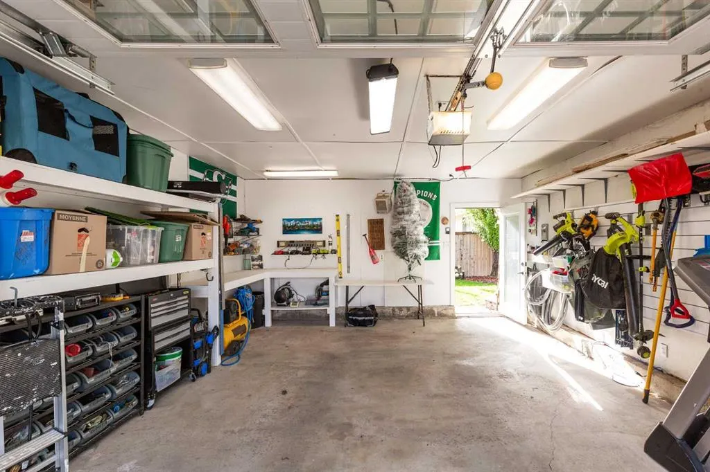 115 Iroquois Crescent W