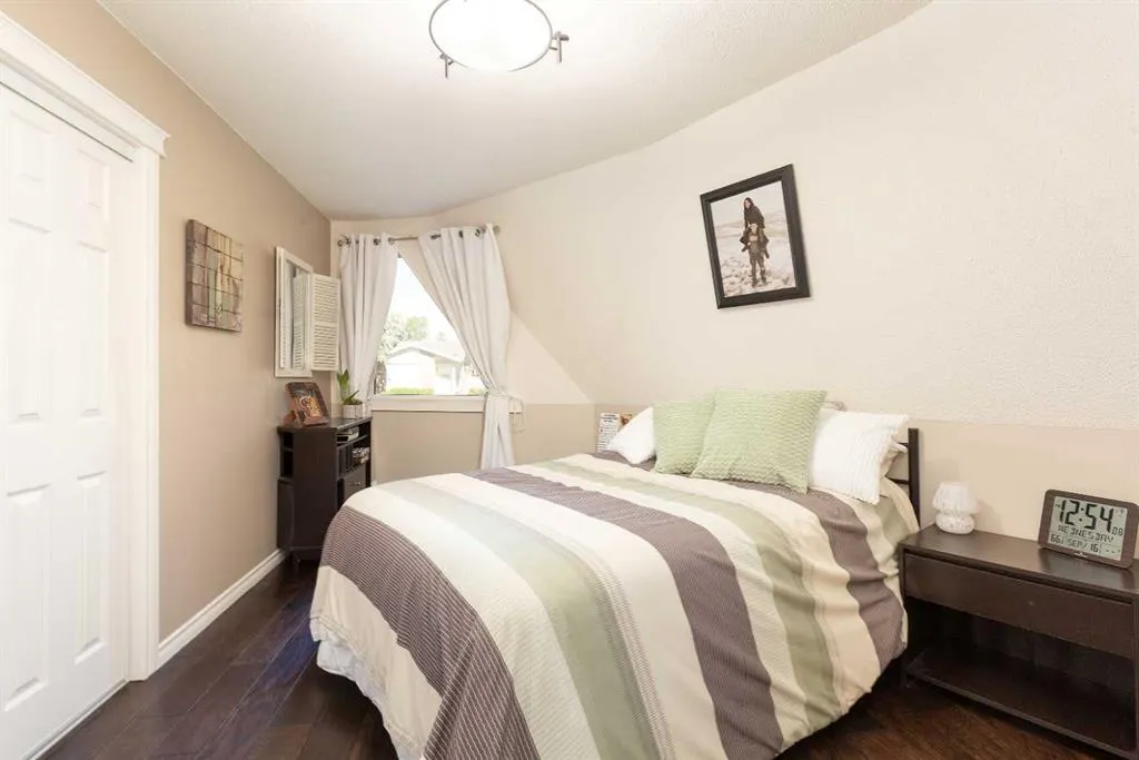 115 Iroquois Crescent W