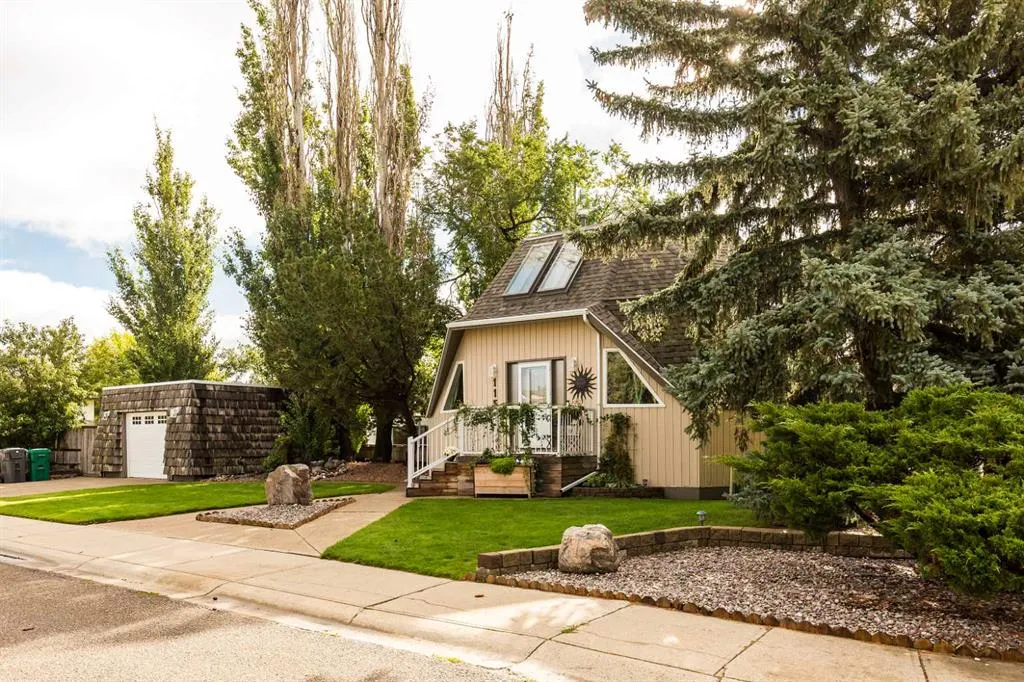 115 Iroquois Crescent W