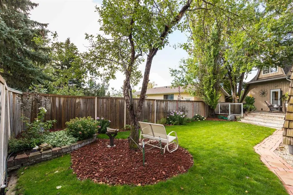 115 Iroquois Crescent W
