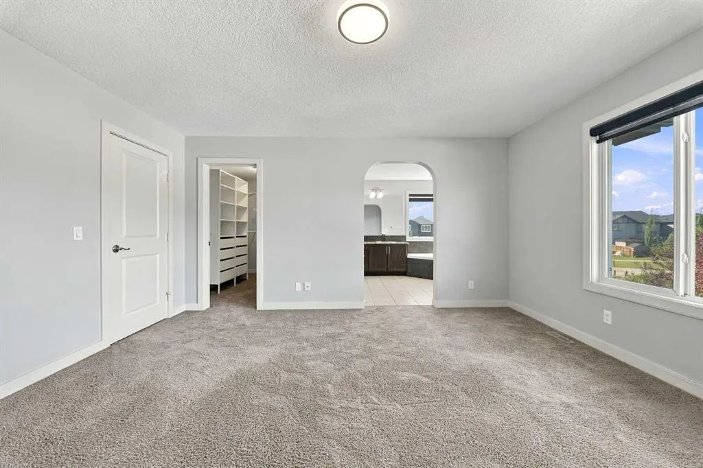 44 Skyview Point Terrace NE