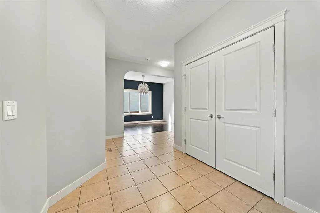 44 Skyview Point Terrace NE