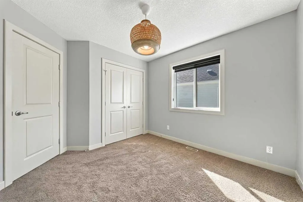 44 Skyview Point Terrace NE