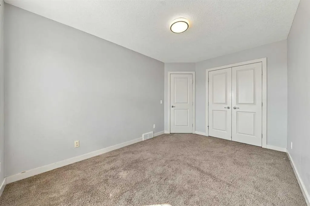 44 Skyview Point Terrace NE