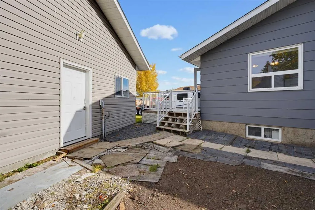 63 Dundee Crescent
