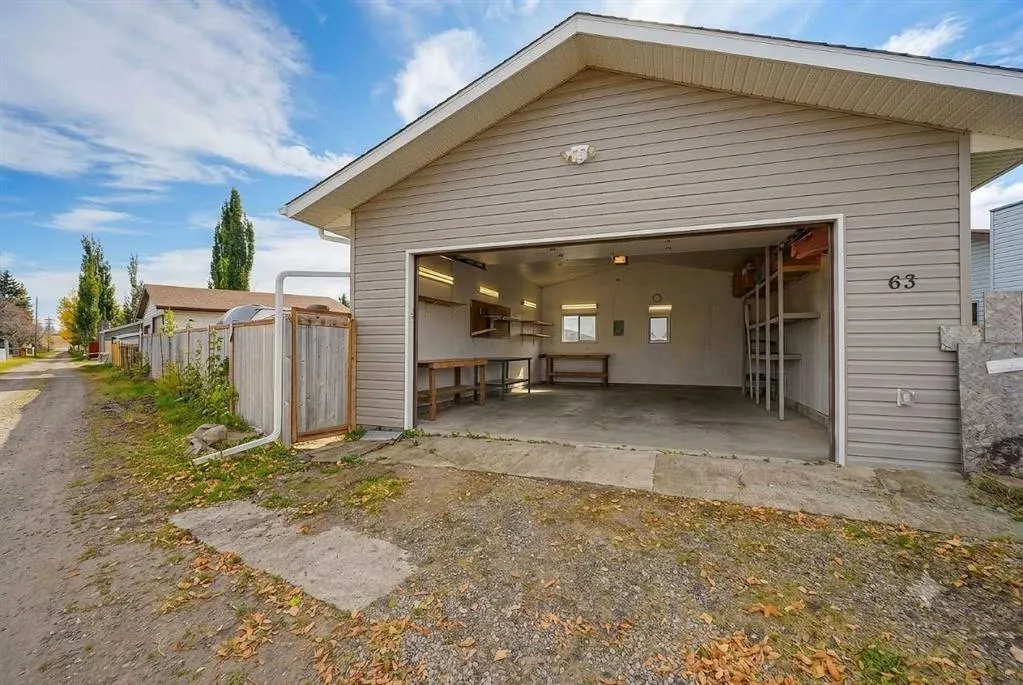 63 Dundee Crescent
