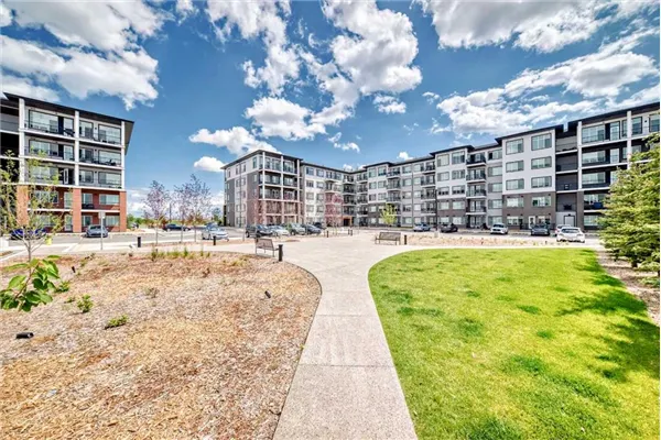 395 Skyview Parkway NE