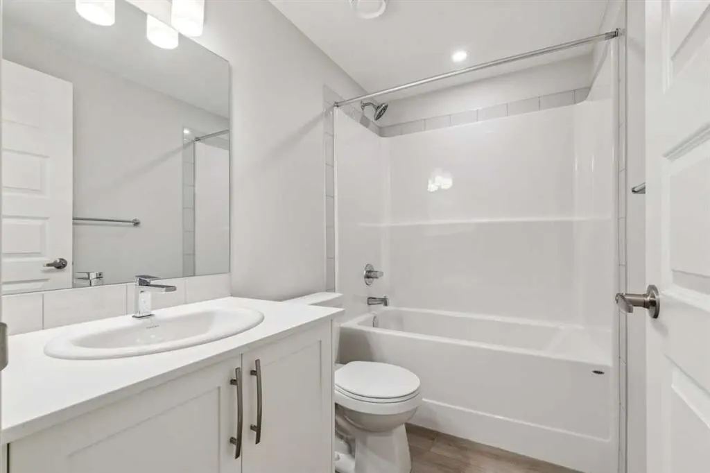 135 Mahogany Parade SE #1112