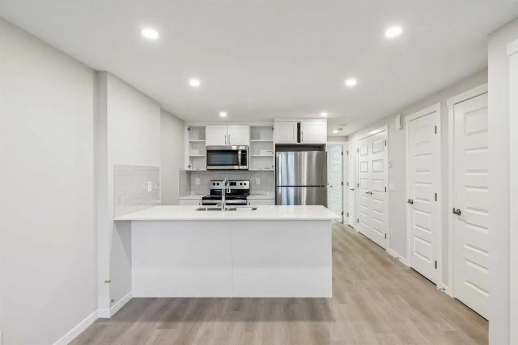 135 Mahogany Parade SE #1112