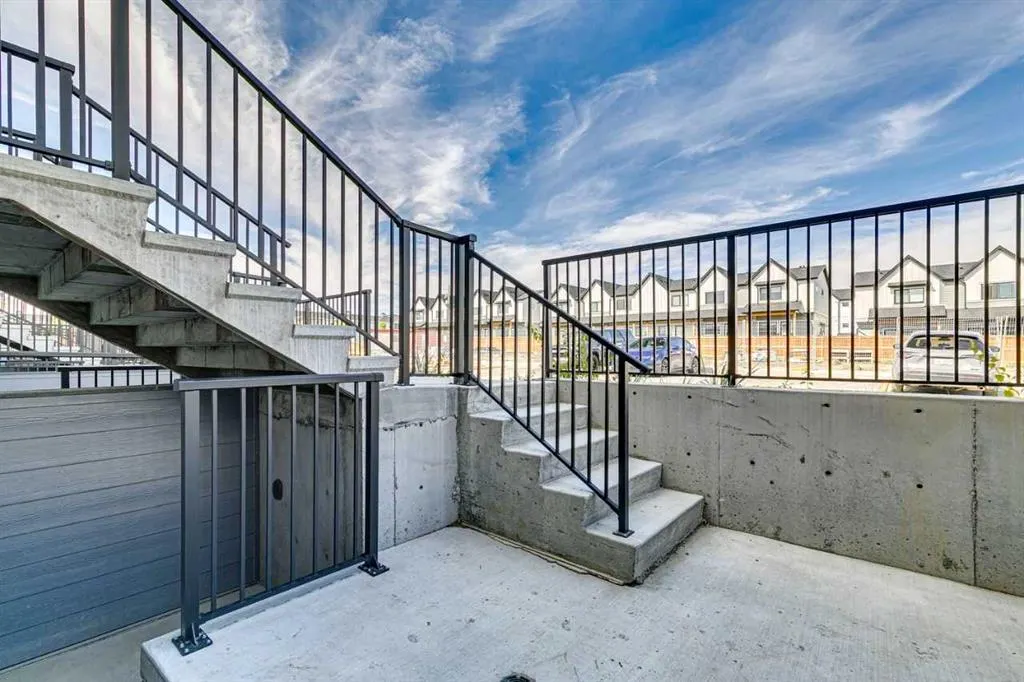 135 Mahogany Parade SE #1112