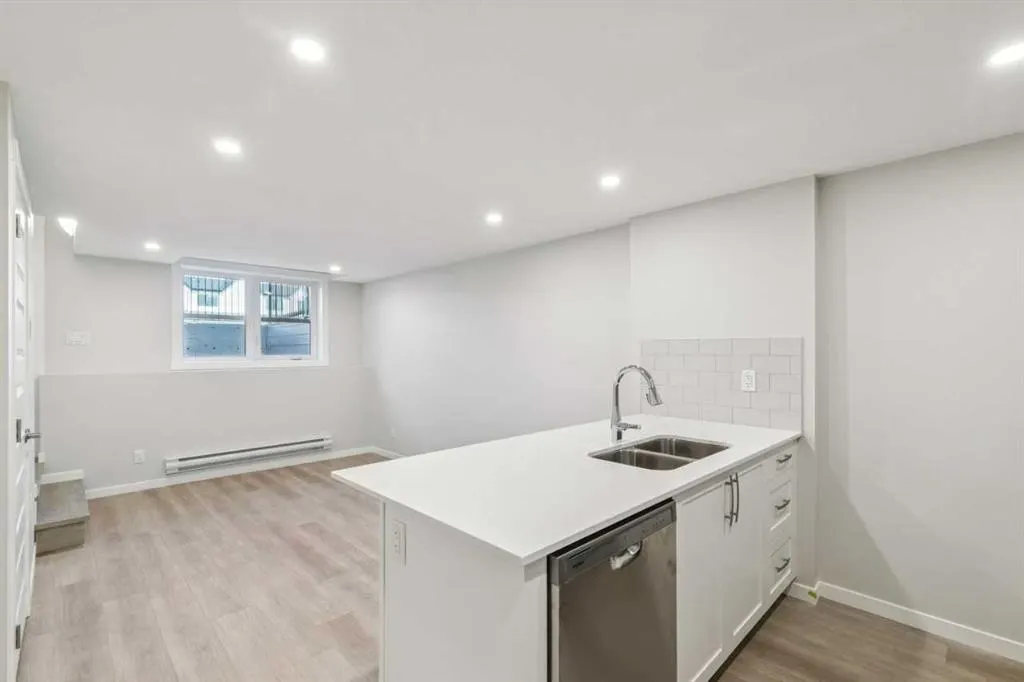135 Mahogany Parade SE #1112