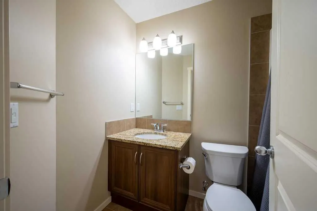 25 Marine Drive SE