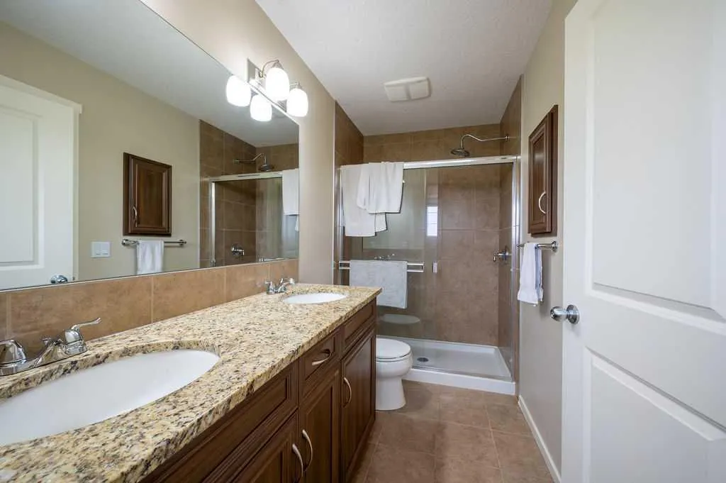 25 Marine Drive SE