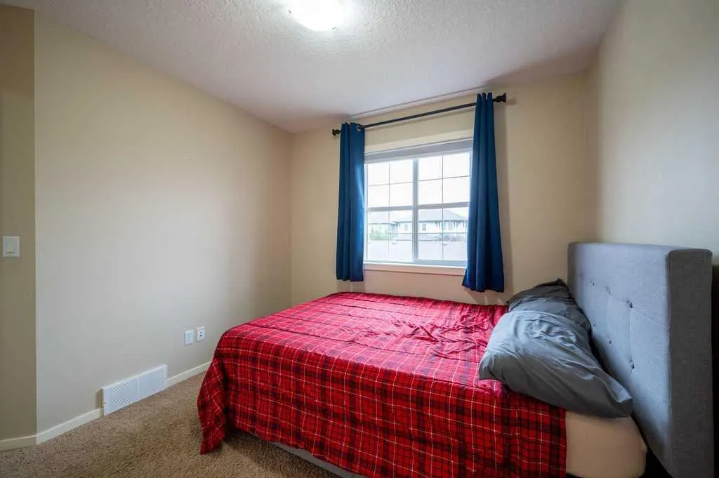 25 Marine Drive SE