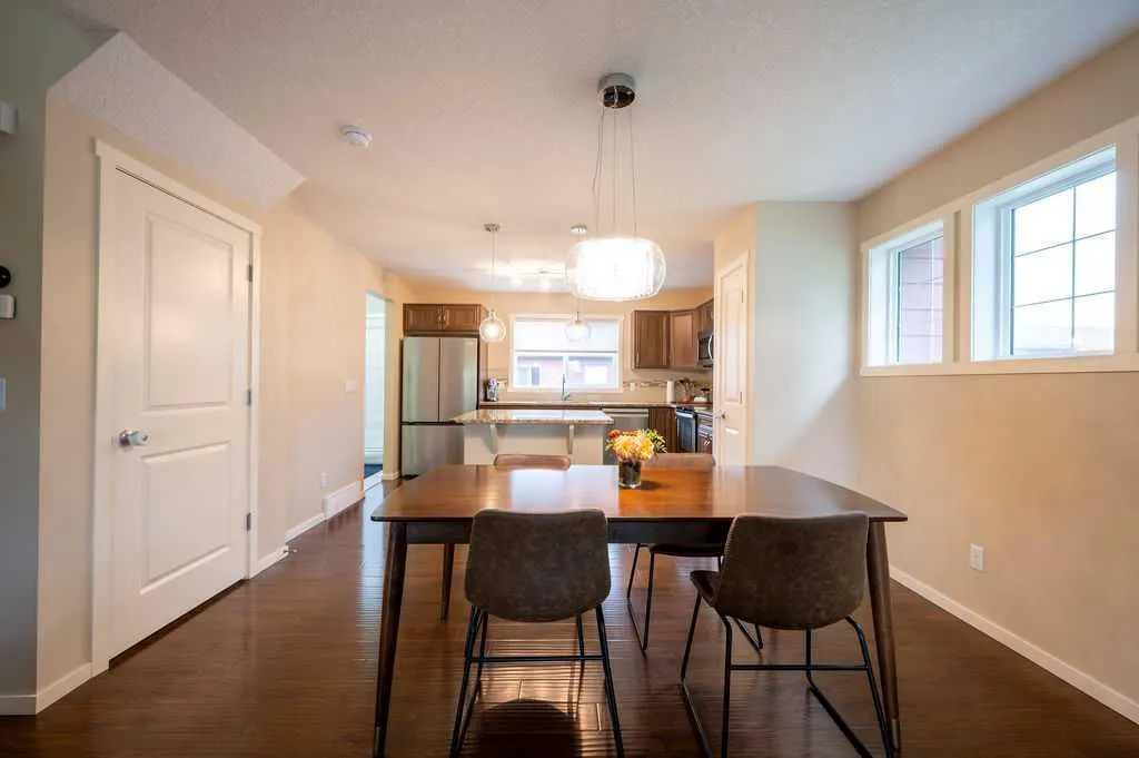 25 Marine Drive SE