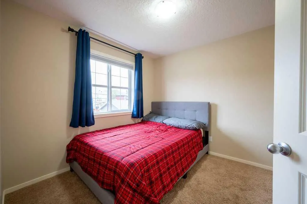 25 Marine Drive SE