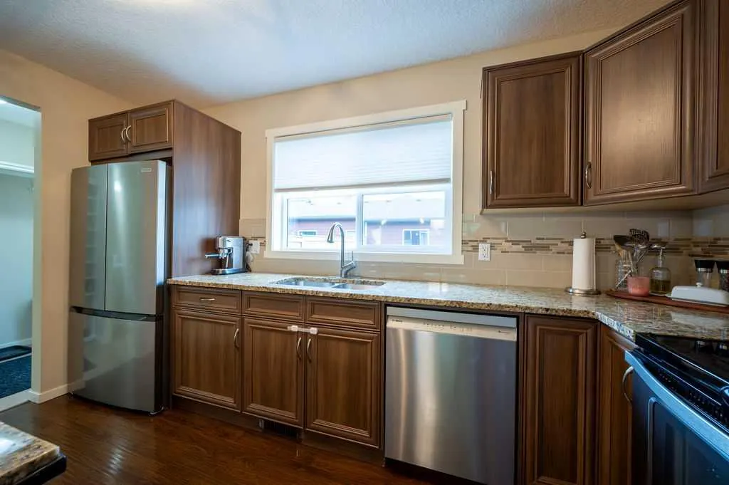 25 Marine Drive SE